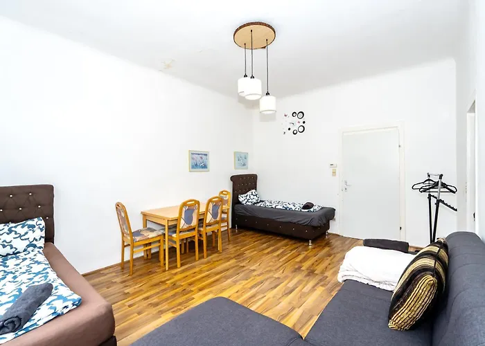Family Rooms - 7 Minutes To Schoenbrunn Palace